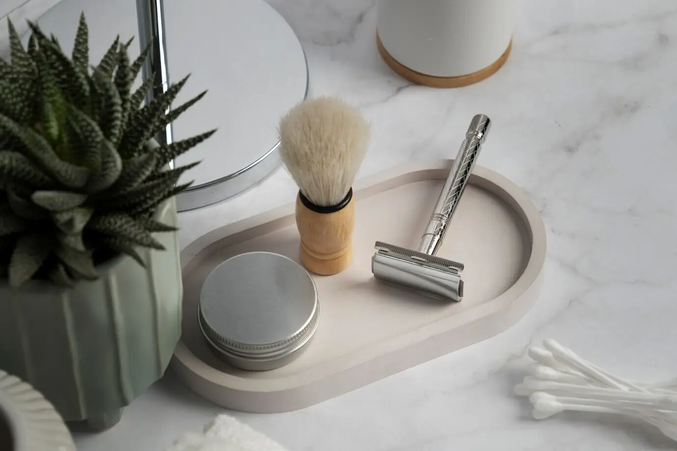 Пожалуйста, пришлите исходный текст описания, которое нужно перефразировать на русском.